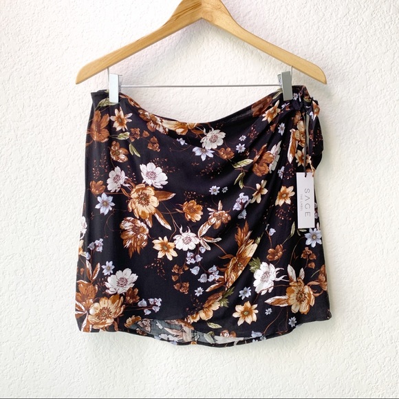 Sage The Label Route 81 Dark Floral Mini Skirt - Picture 3 of 8